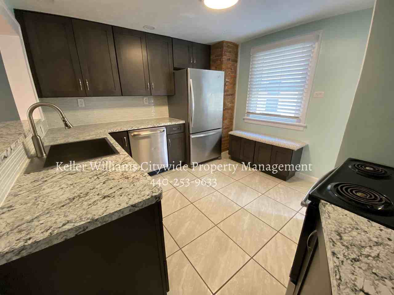 1437 Maile Ave - Photo 3 of 14