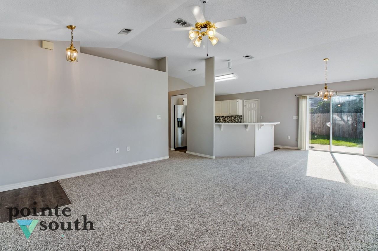 987 John Wayne Cir - Photo 4 of 26
