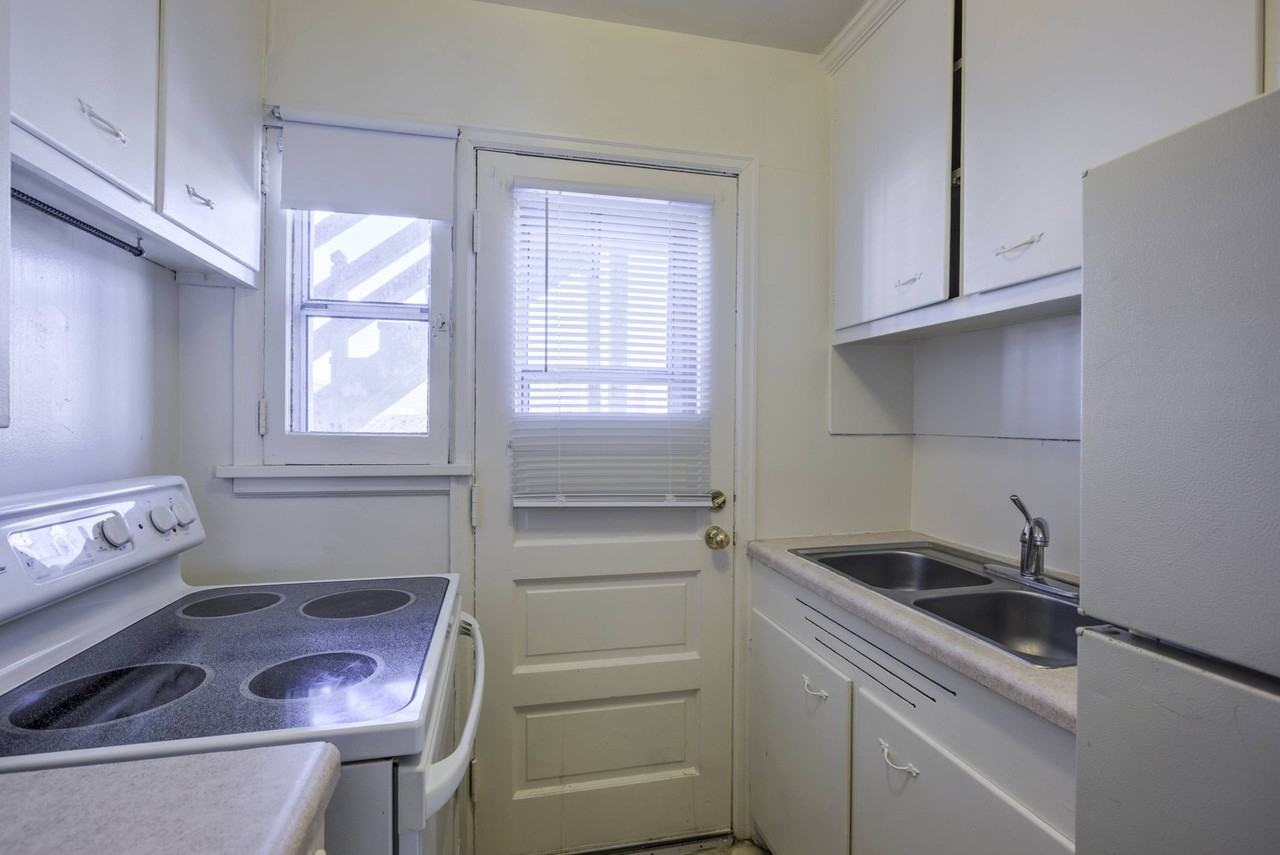 5508 Corby - Photo 7 of 35