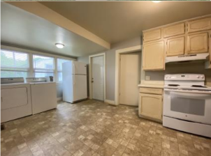 905 Water St - Photo 3 of 20