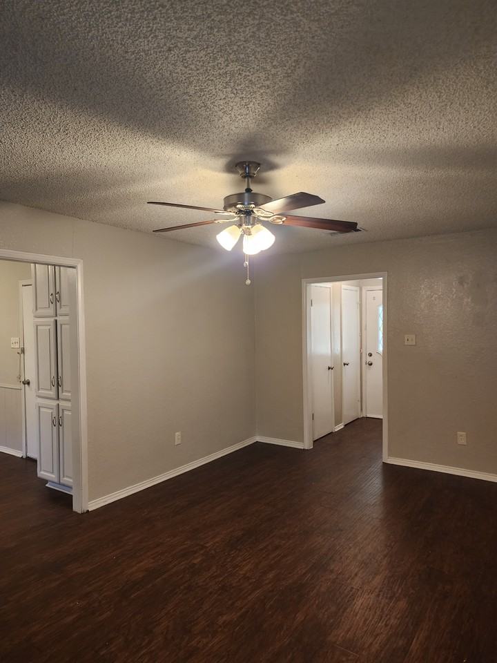 2625 Putnam St - Photo 4 of 16