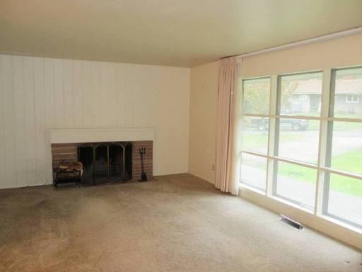 3546 SW Seymour St - Photo 2 of 11