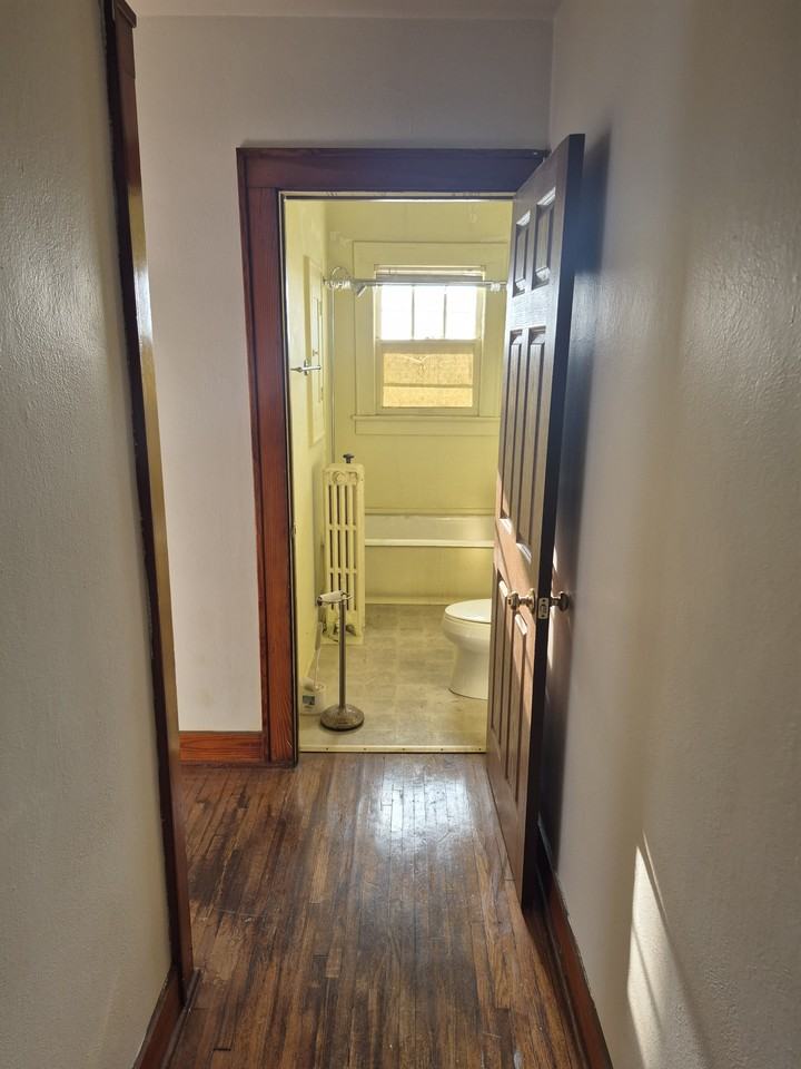 212 S East St #4 - Photo 2 of 10