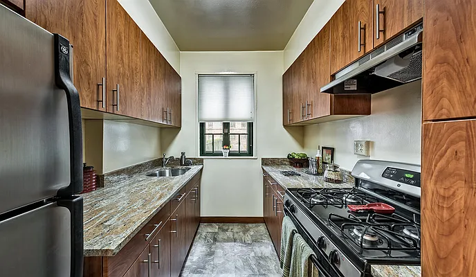 1969 Mcgraw Ave - Photo 3 of 9