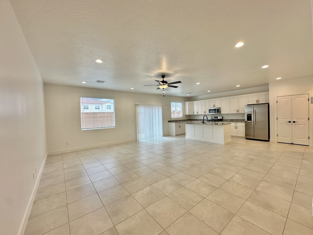 210 Nw - Photo 3 of 10