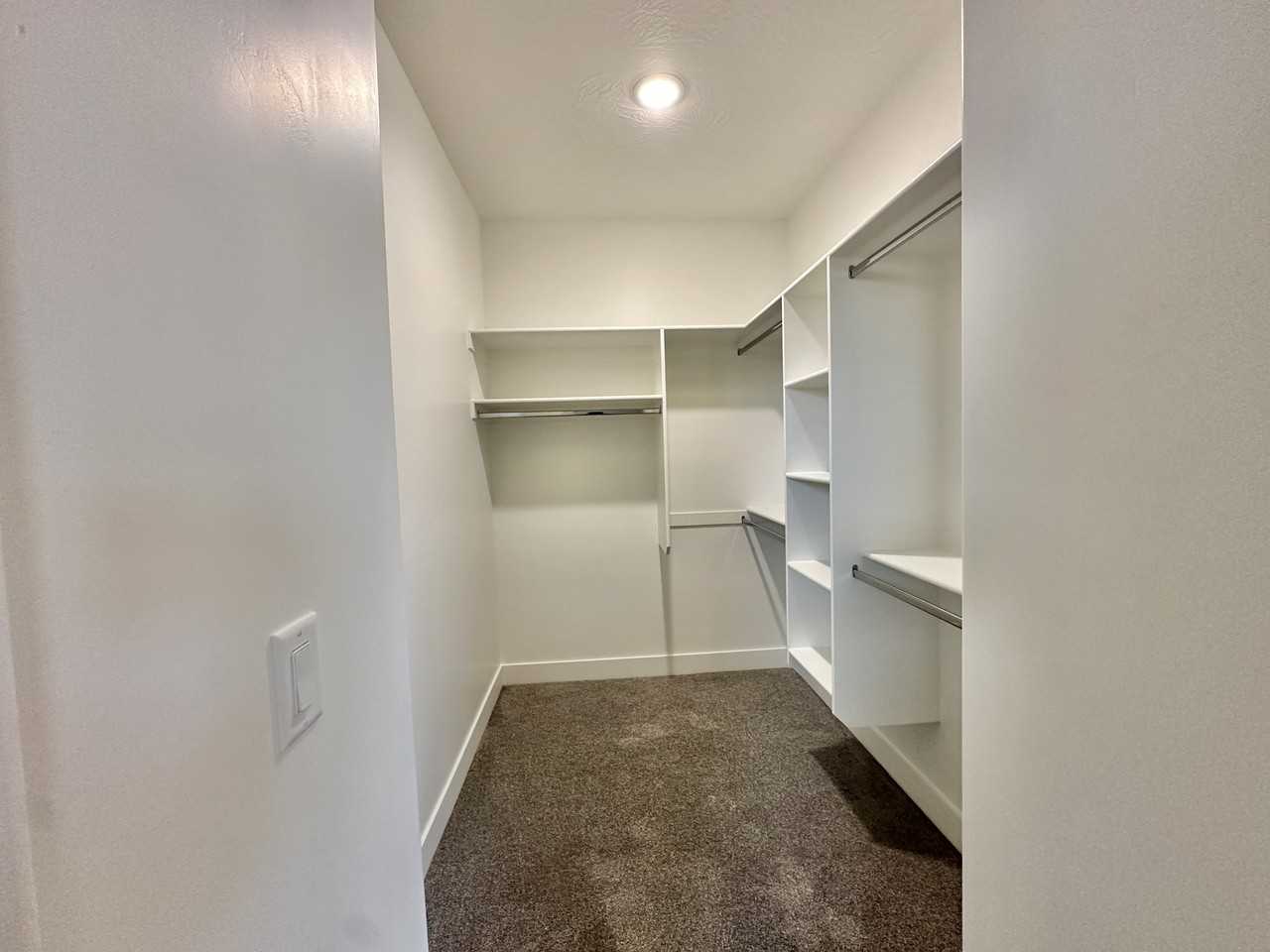 210 Nw - Photo 5 of 10