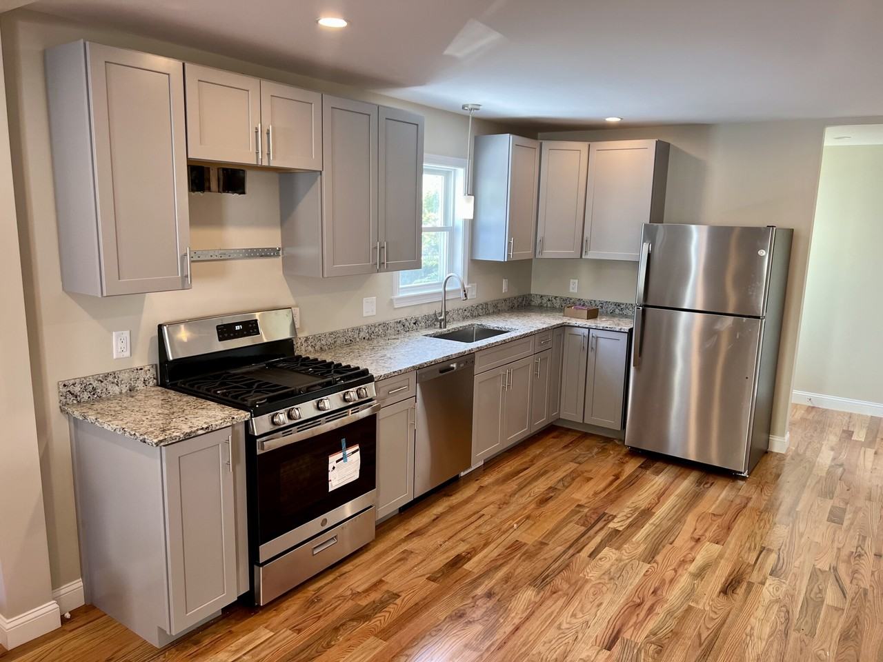 Garfield Ave - Photo 2 of 19