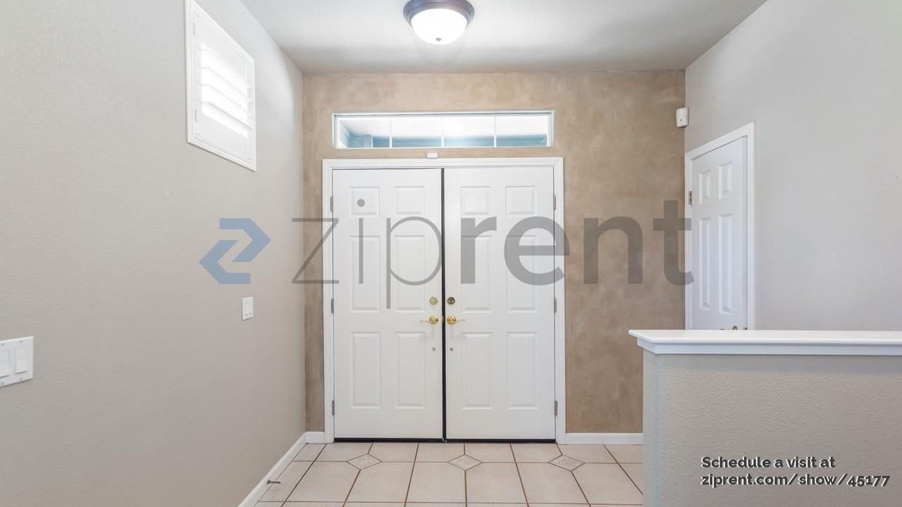 5420 Hazelwood Ct #1 - Photo 4 of 38