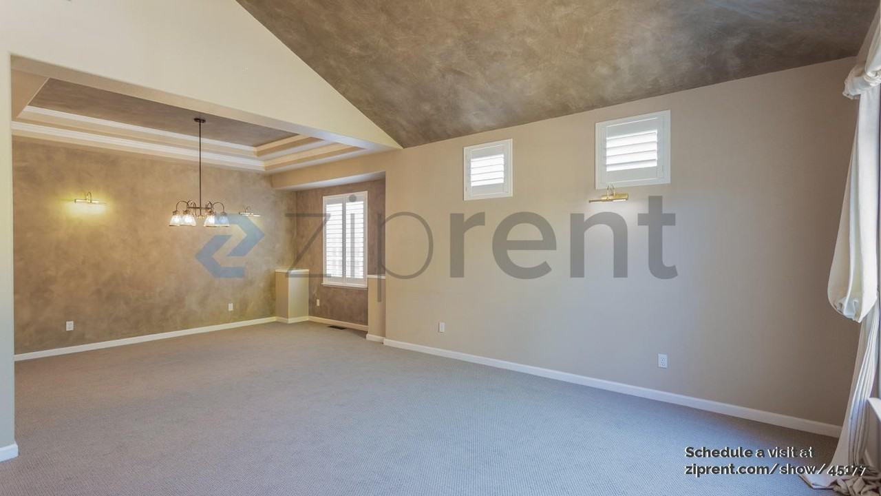 5420 Hazelwood Ct #1 - Photo 5 of 38