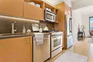8 Spruce St #14U - Photo 1 of 1