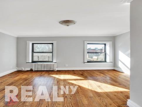 E 12th St #PHW - Photo 4 of 9