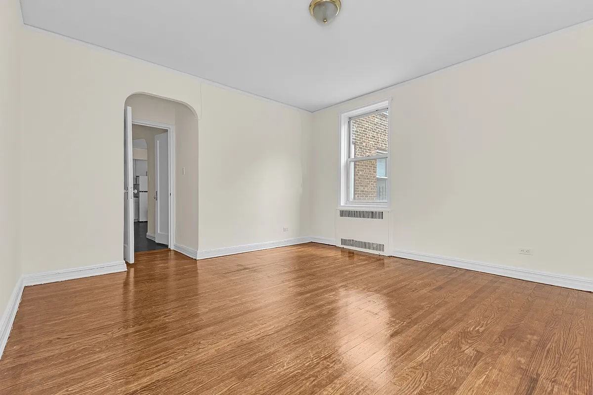 118th St #5M - Photo 5 of 6