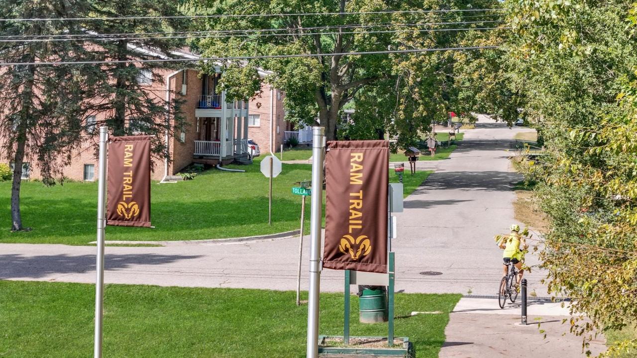 Creekwood Apartments - Photo 6 of 10