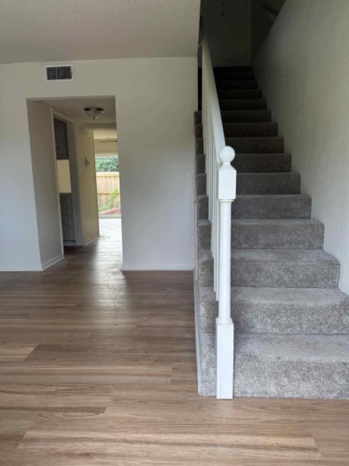 Remodeled 2BR / 1.5BA Townhome in Central Waco – Clean, Quiet, Convenient - Photo 6 of 8