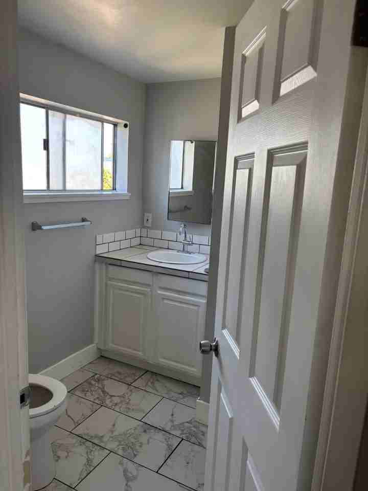 614 B St - Photo 4 of 18