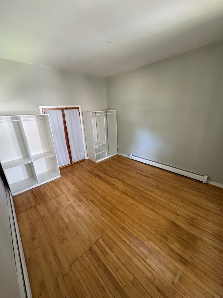 450 Dayton Ave - Photo 3 of 9