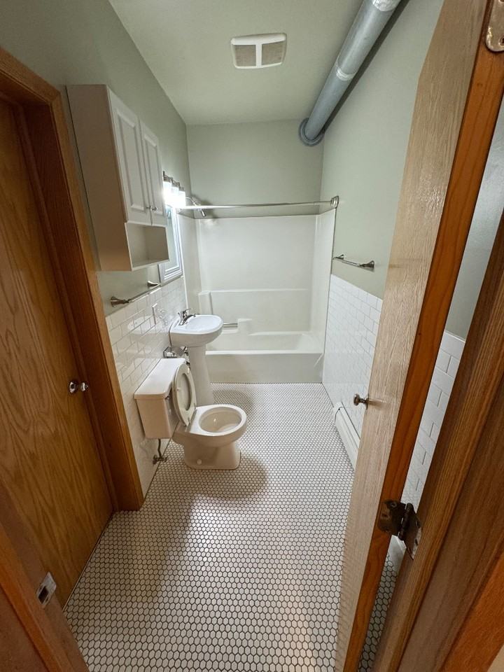 450 Dayton Ave - Photo 5 of 9