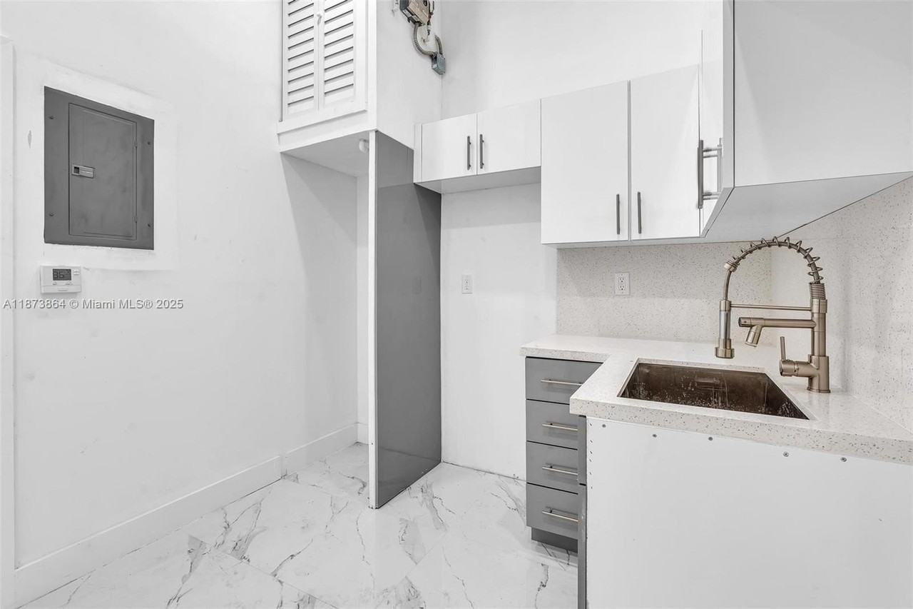 5850 Ne 3rd Ave #1 - Photo 3 of 7