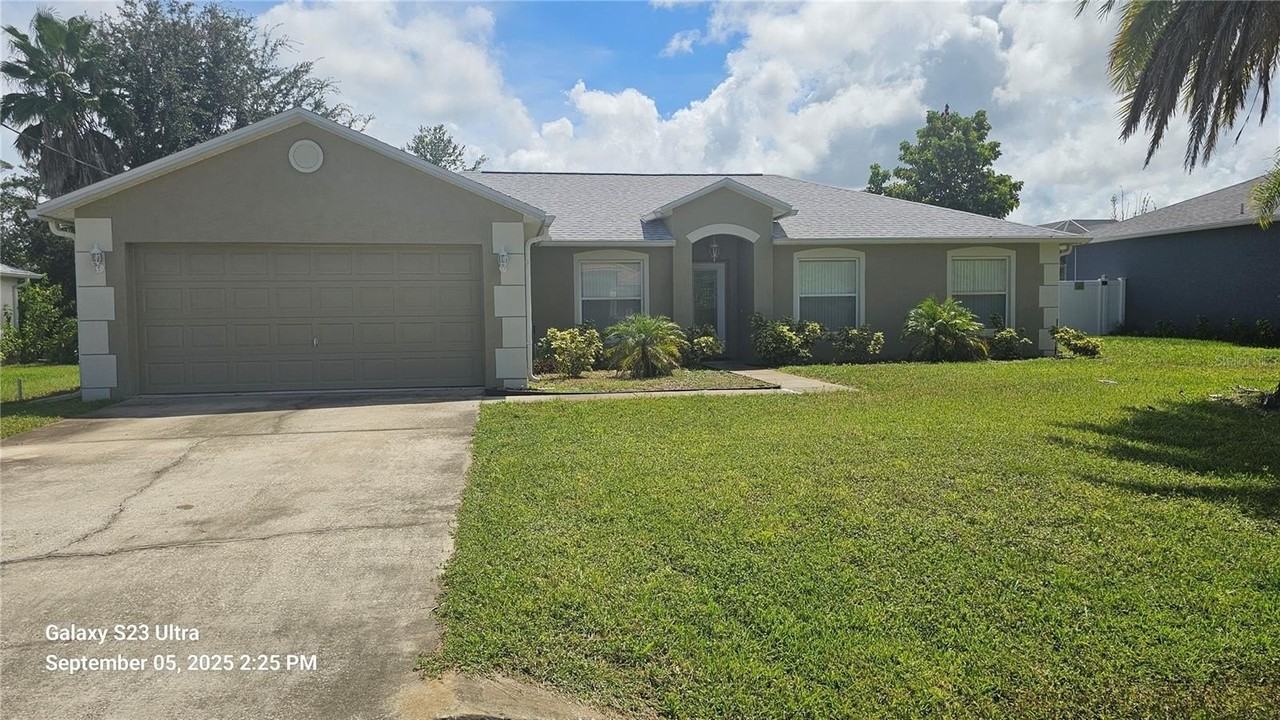 33 Fenwick Ln - Photo 2 of 16