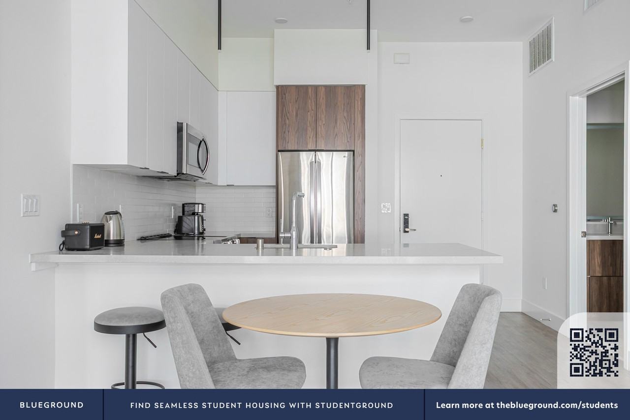 760 Serrano Avenue - Photo 7 of 25