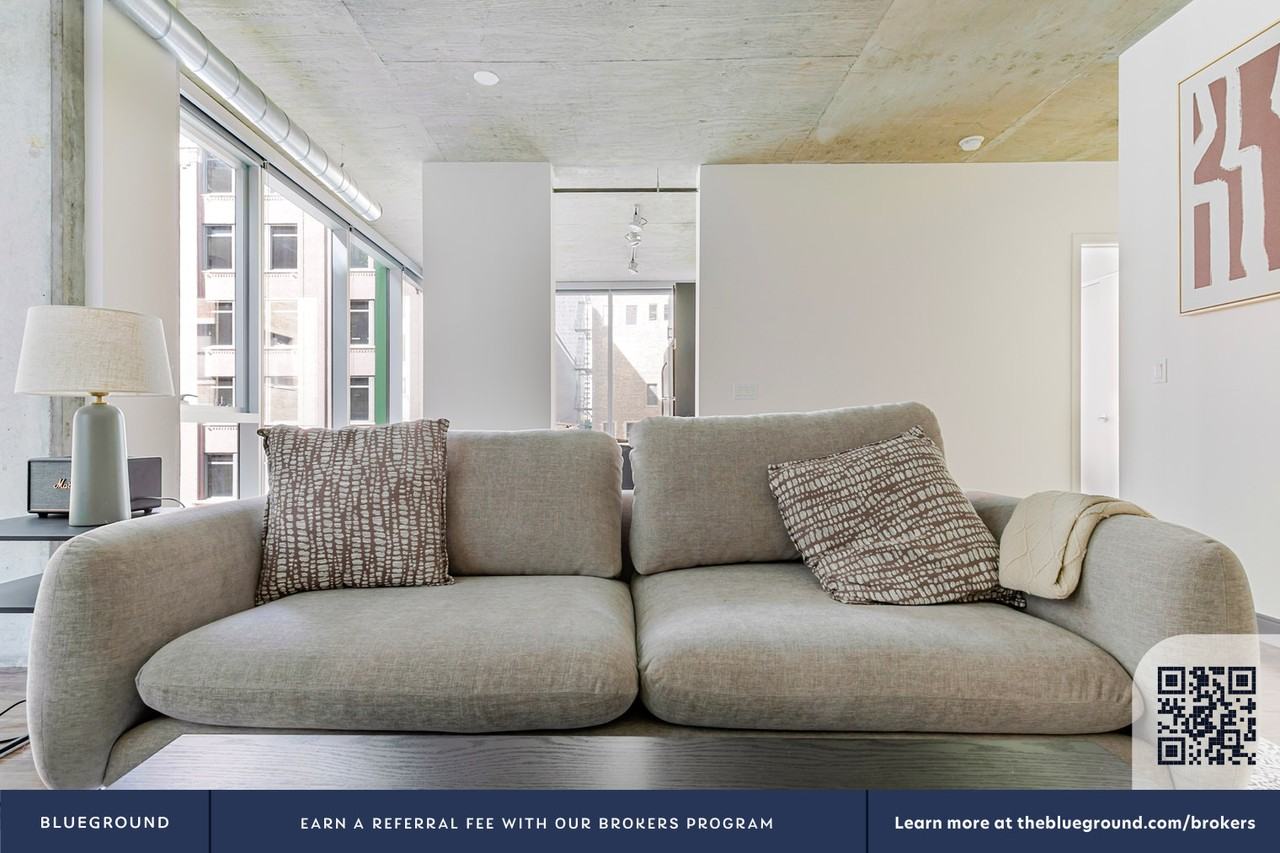 601 West Jackson Boulevard - Photo 4 of 36