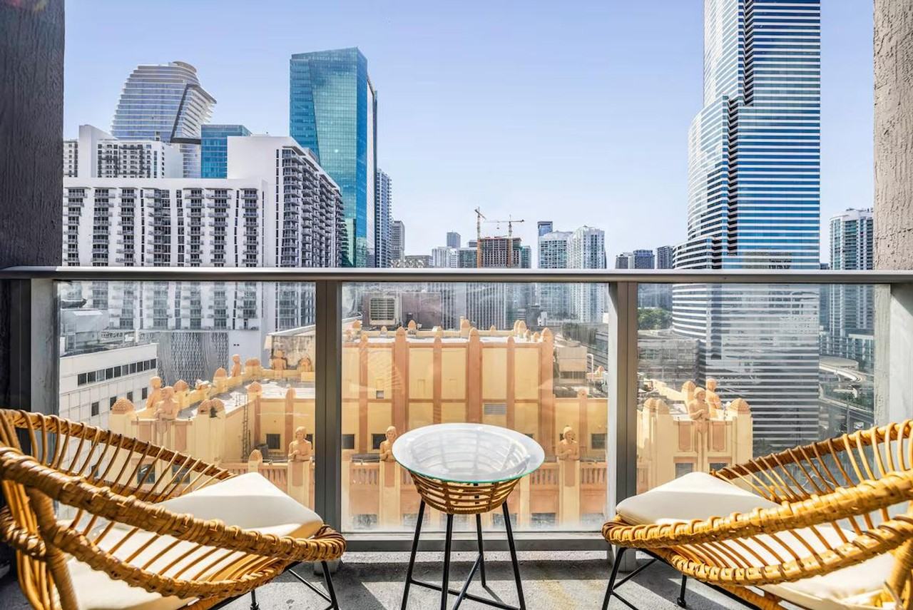 245 Se 1st St #1255517P - Photo 5 of 28