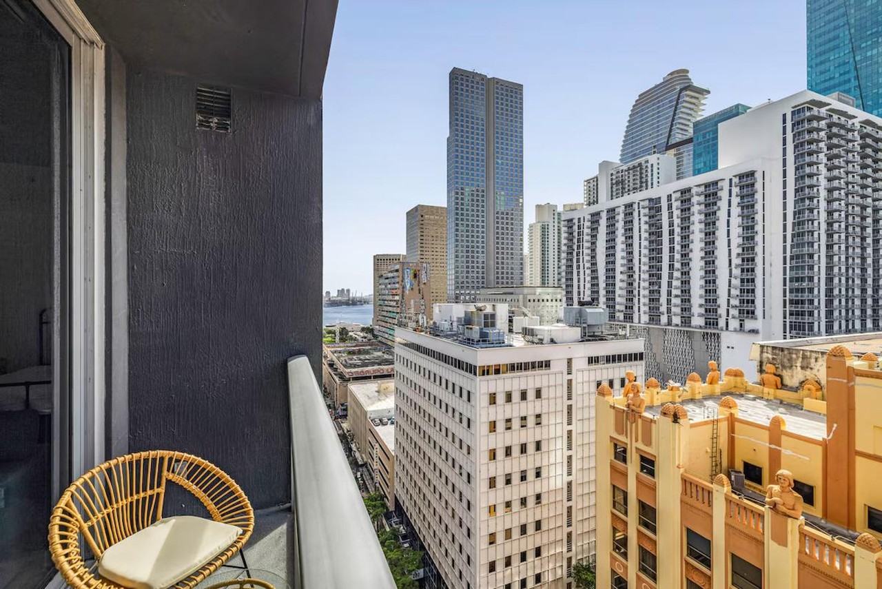 245 Se 1st St #1255517P - Photo 6 of 28