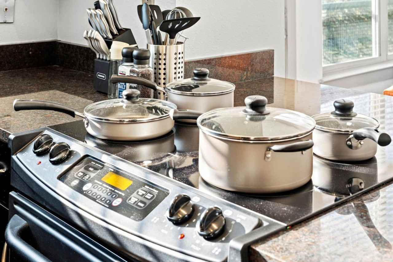 2901 Indiana Street - Photo 7 of 212