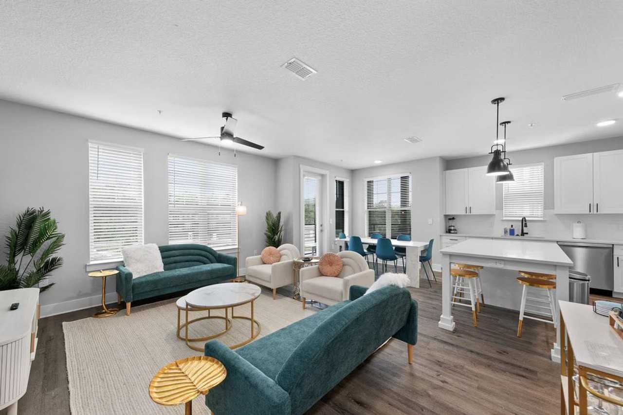 11830 Buckfield Circle - Photo 3 of 50