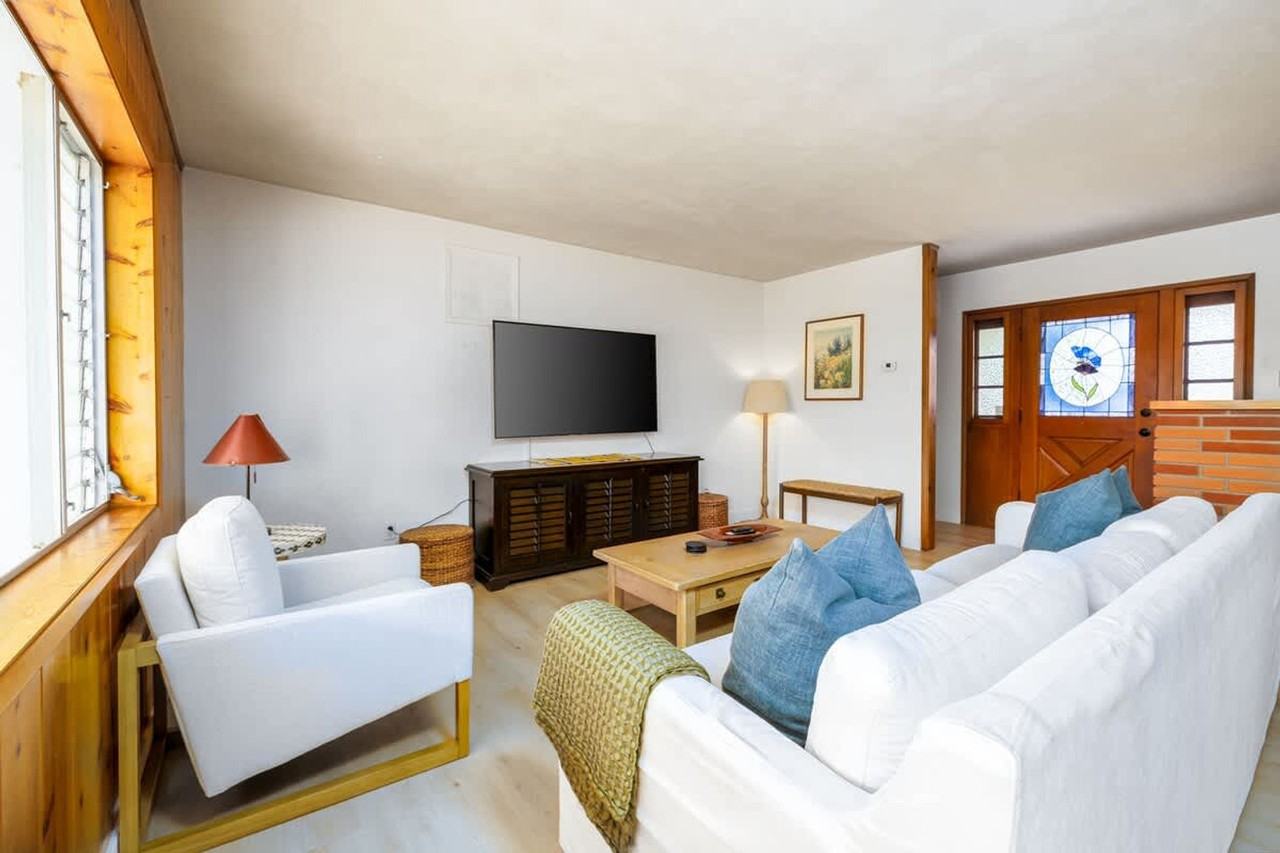 4000 Highland Drive - Photo 2 of 27