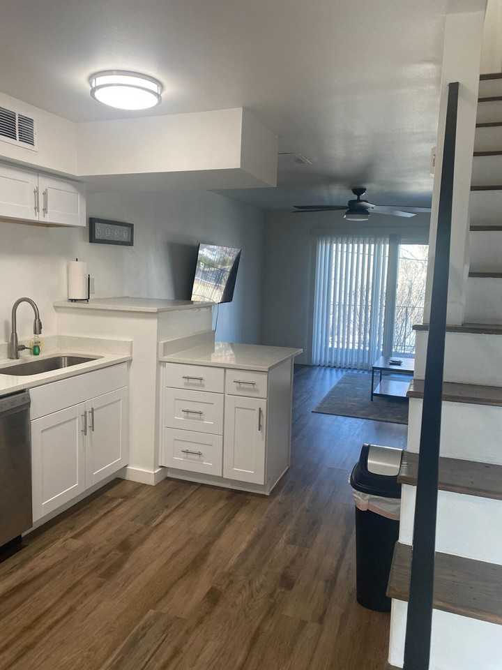 798 S Cedar St #1296522P - Photo 2 of 18