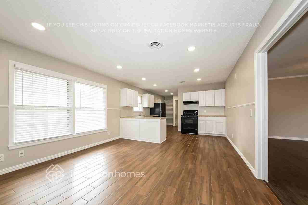 1222 Mcdonald Dr - Photo 5 of 18