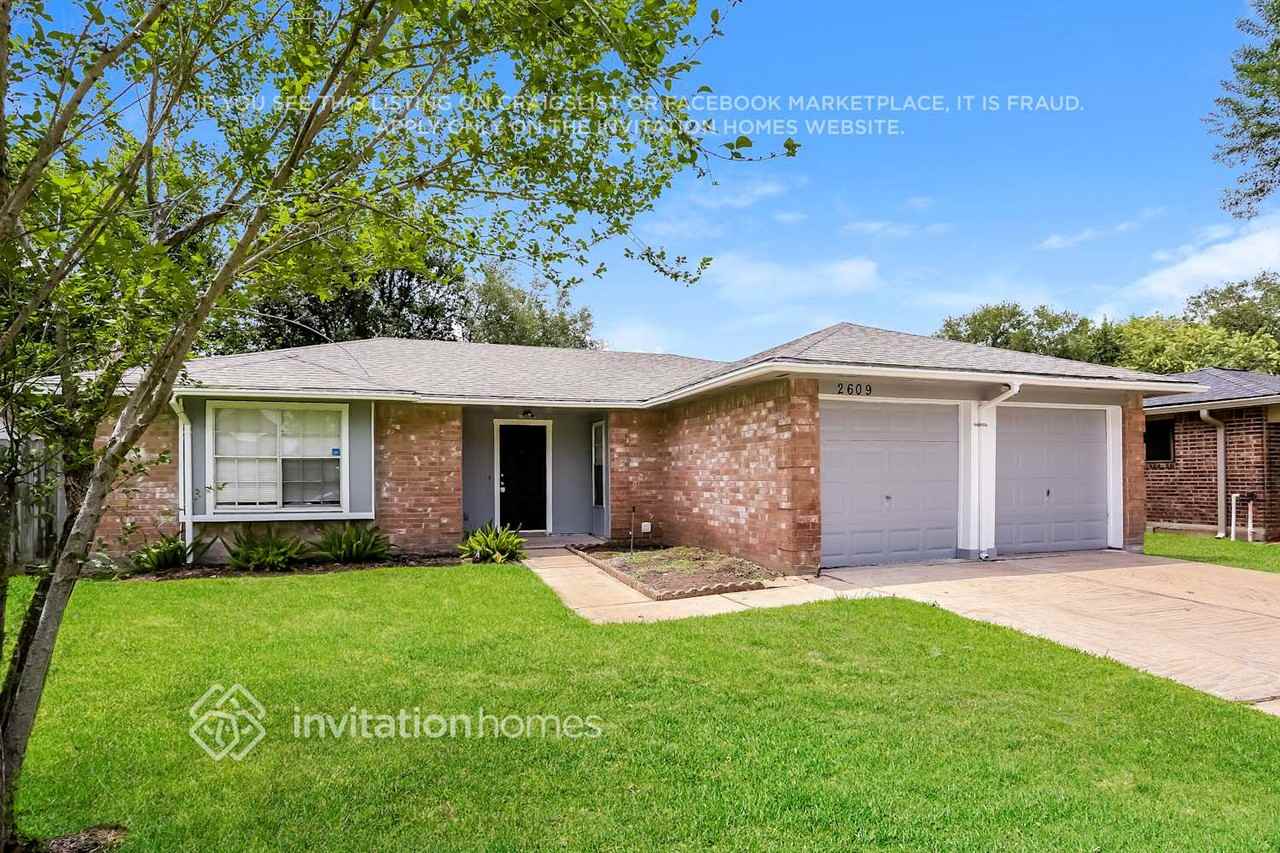 2609 Jeb Stuart Dr - Photo 2 of 16