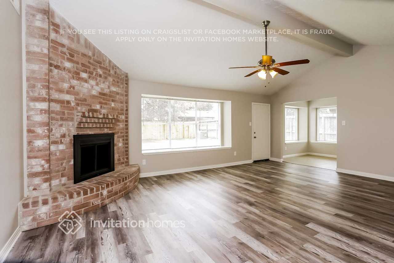 2609 Jeb Stuart Dr - Photo 3 of 16