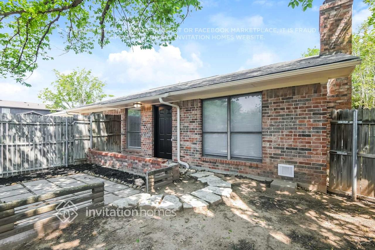 101 Roselawn Dr - Photo 2 of 17