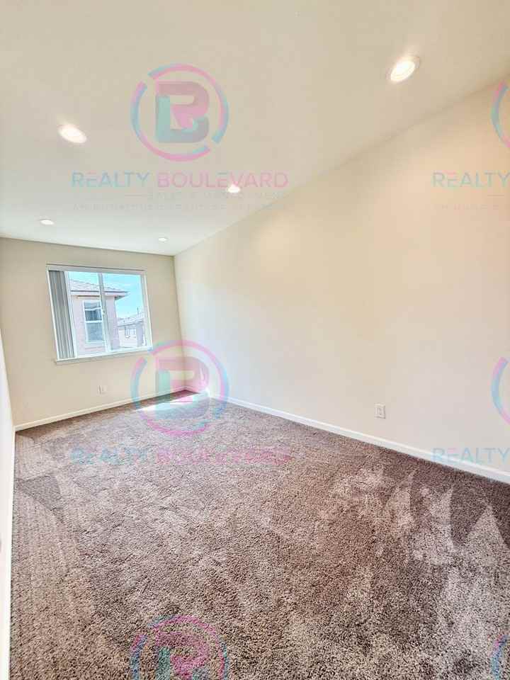 1019 Middle Gate Rd - Photo 5 of 24