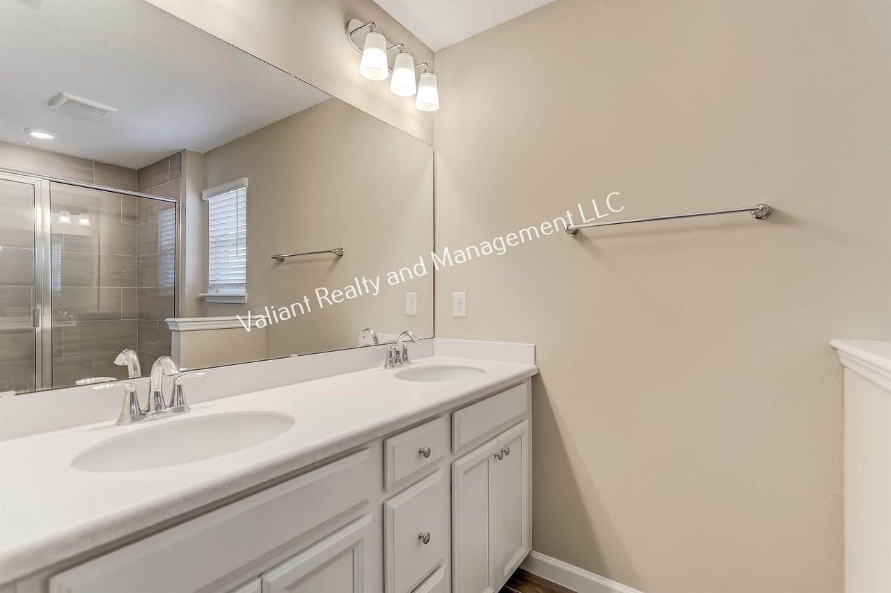 1325 Salt Ridge Ave #1 - Photo 6 of 42