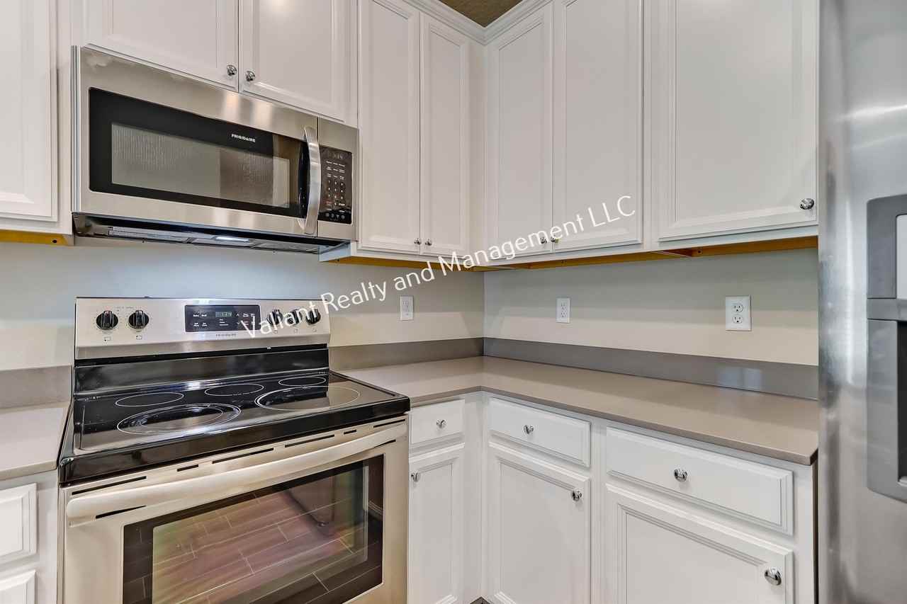 1325 Salt Ridge Ave #1 - Photo 2 of 42