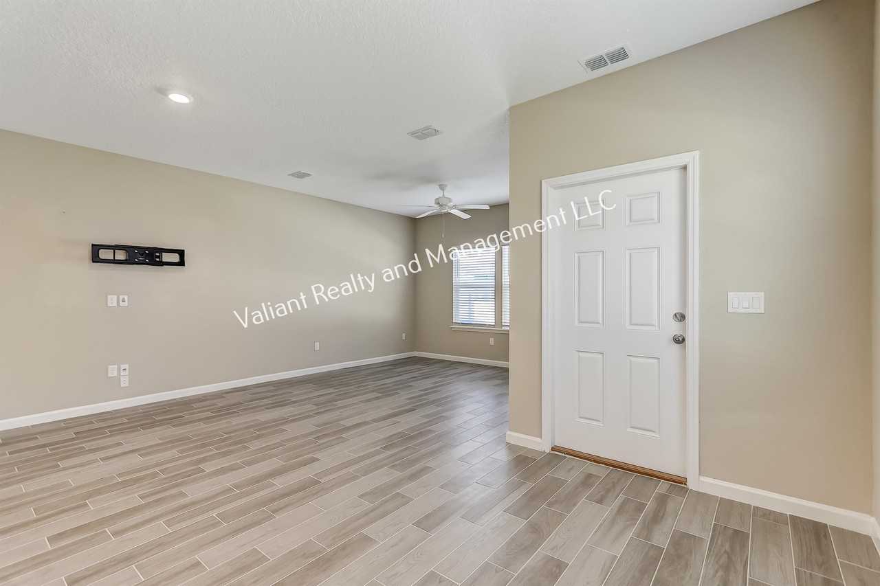 1325 Salt Ridge Ave #1 - Photo 2 of 42