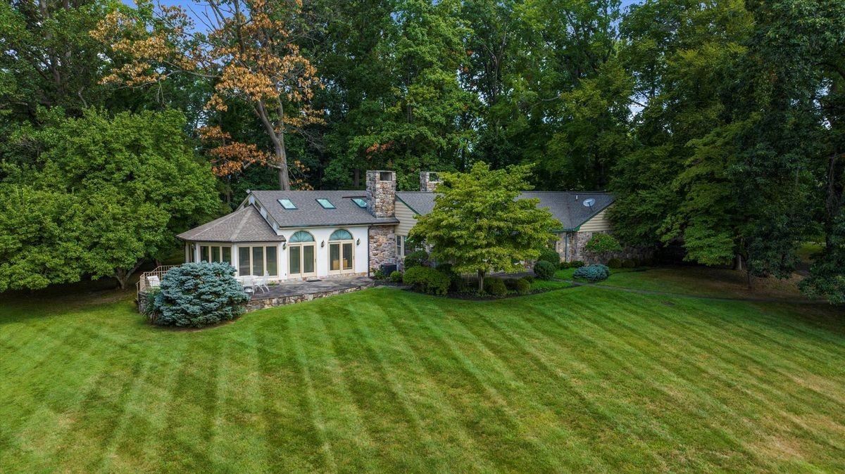 451 Merlin Rd - Photo 2 of 40