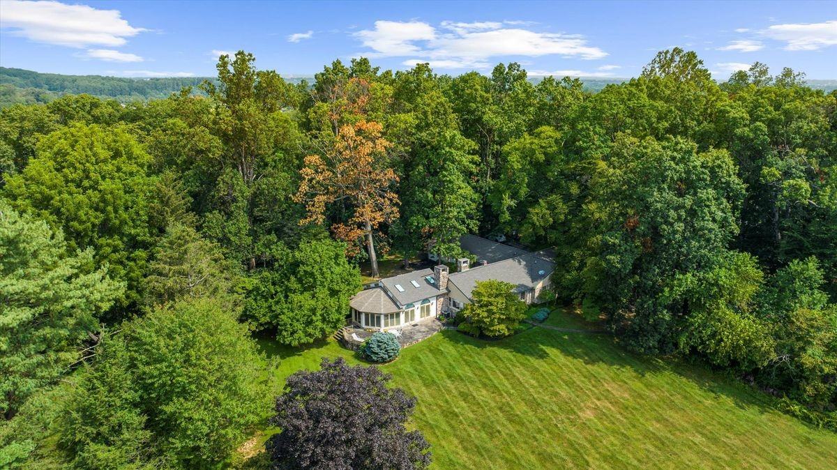 451 Merlin Rd - Photo 3 of 40