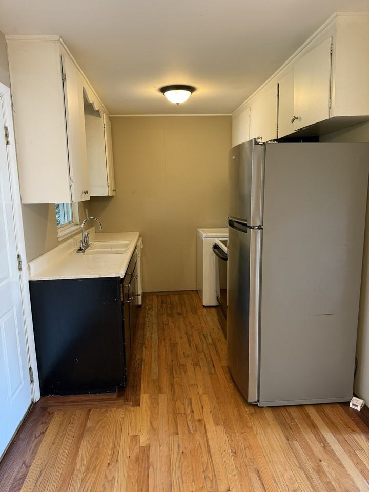 2517 S 51st Ter - Photo 2 of 11