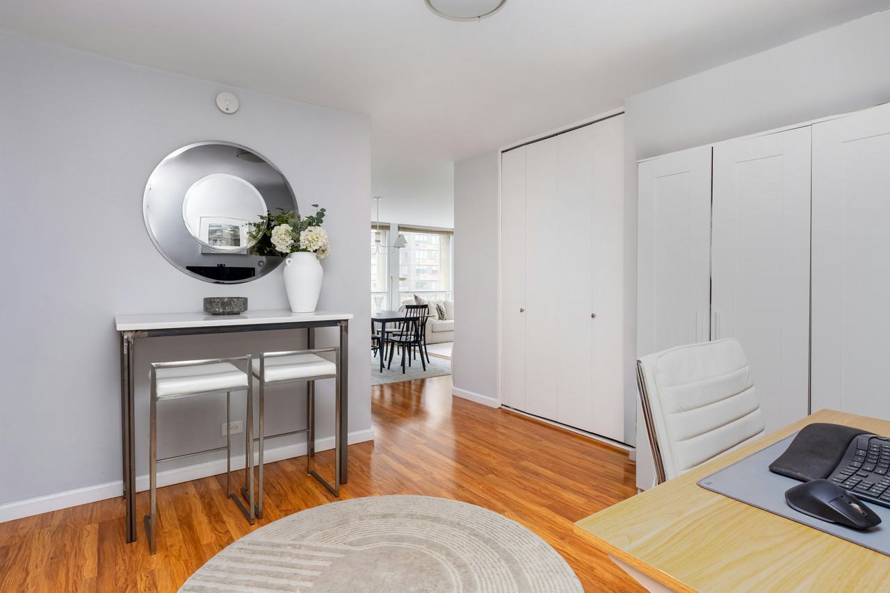 330 E 33rd St #6L - Photo 3 of 6