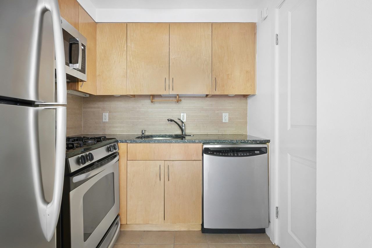 362 Saint Nicholas Ave #1A - Photo 3 of 7