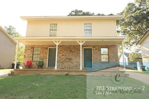 featured image of 703 Stratford Dr #2