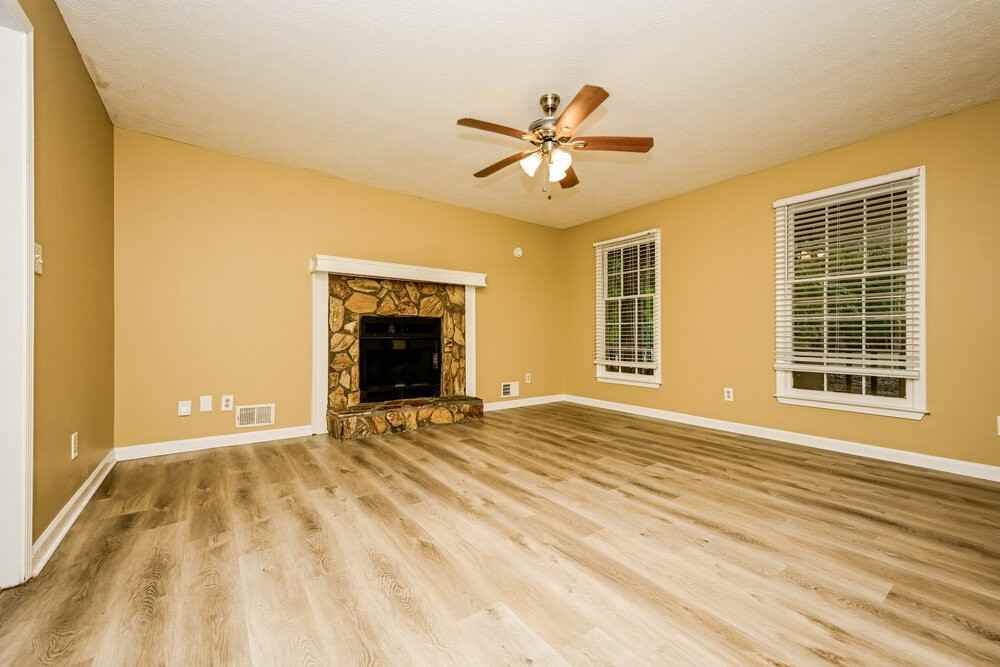 240 Brookclear Ln - Photo 4 of 17