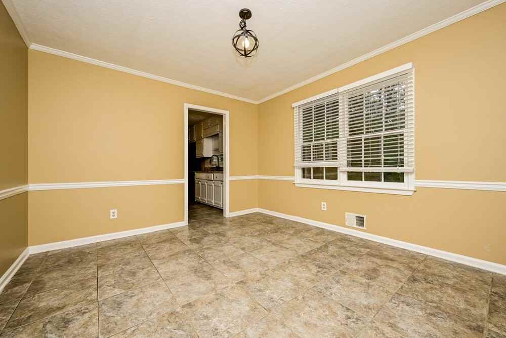 240 Brookclear Ln - Photo 5 of 17