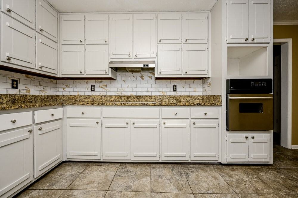 240 Brookclear Ln - Photo 6 of 17