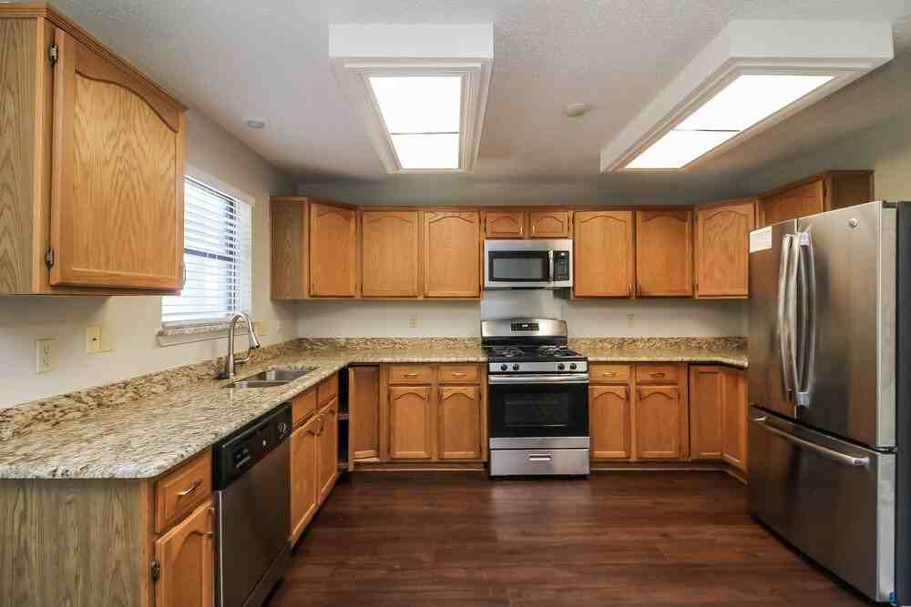 927 Aspen Dr - Photo 4 of 14