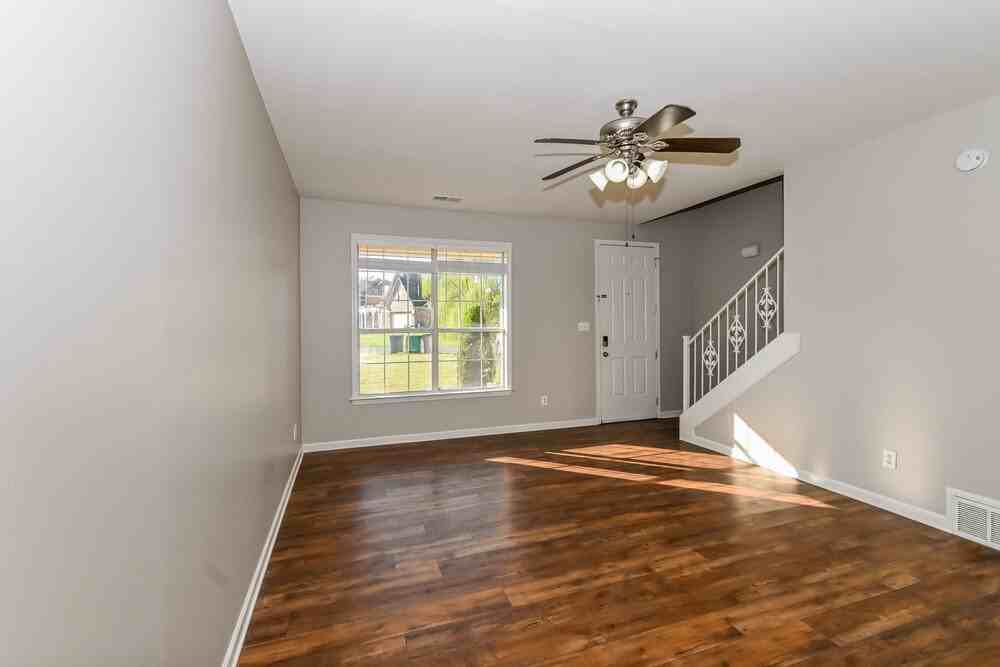 8138 Woodson Dr - Photo 5 of 17